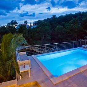 Luxury 6 Bedroom Seafront Villa with pool and Separate Apartment along Secluded Beach near Hvar Town, Sleeps 10-12